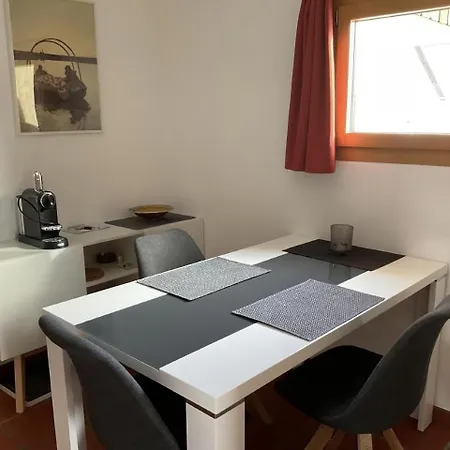 Aivla Apartment *